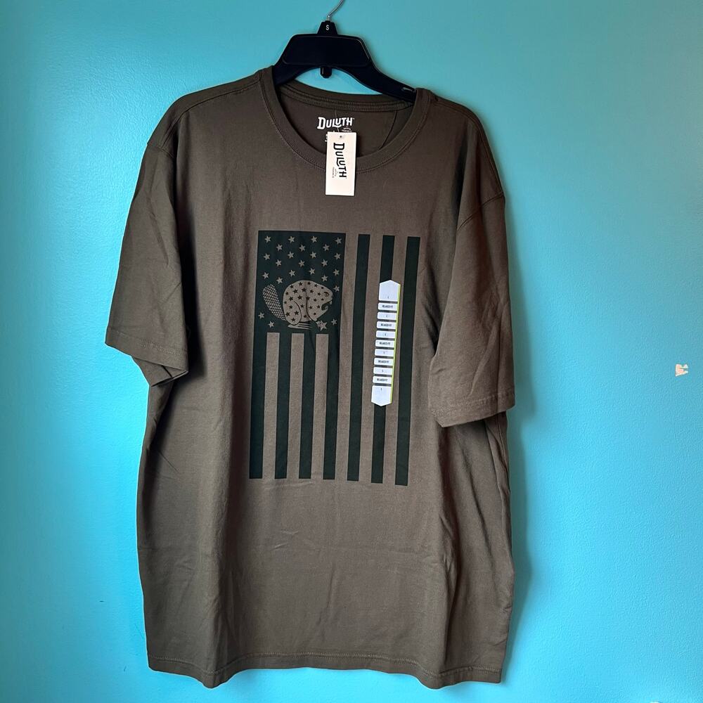 Deluth men’s t-shirt Size Large Green New With Tags!